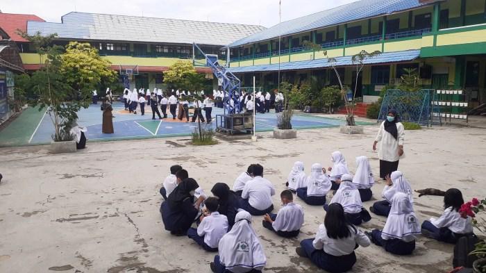 Perbedaan Lingkungan Belajar: Pengaruh Budaya, Guru, dan Sumber Daya