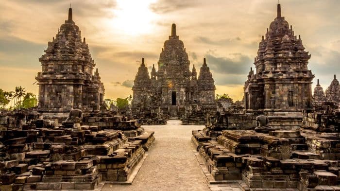 Candi Prambanan Peninggalan Kerajaan Mataram Kuno