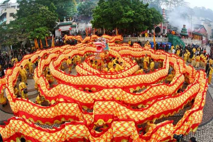 6 Tradisi Imlek di Indonesia Angpau hingga Kue Keranjang