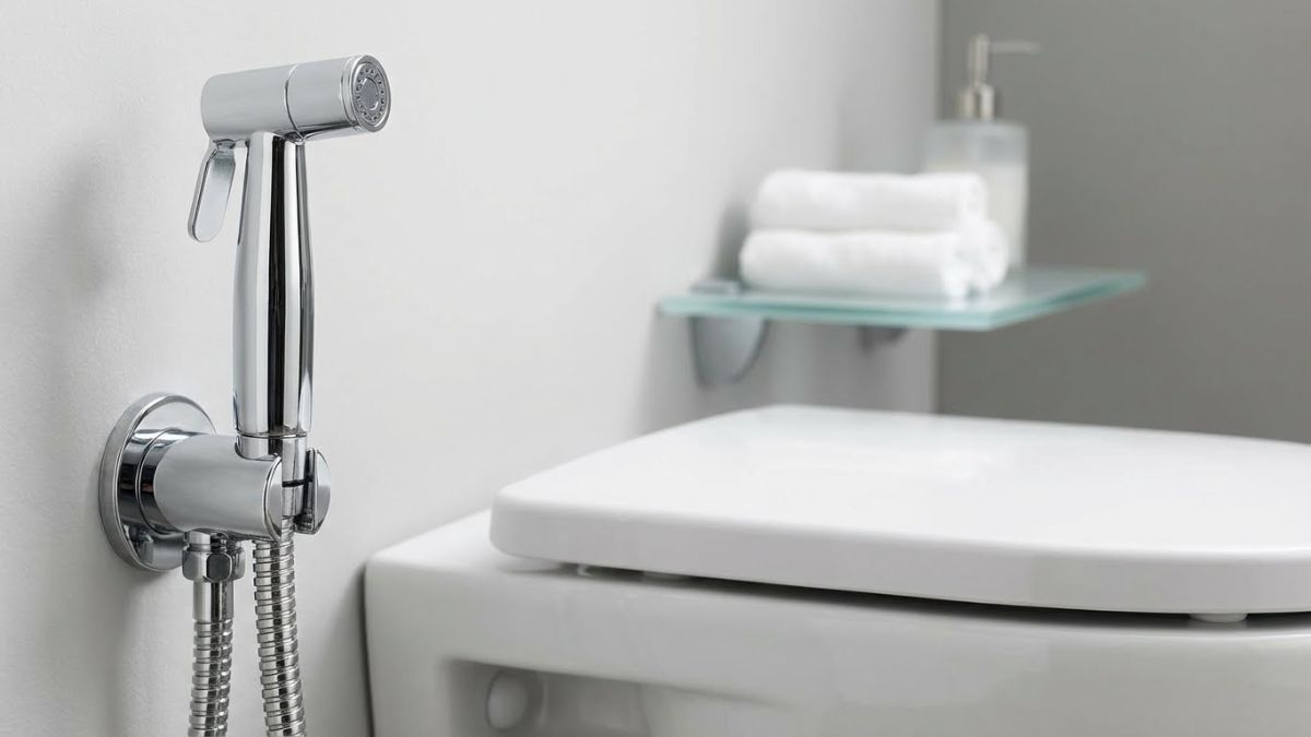 Upgrade Kamar Mandi: Instalasi Jet Shower Baru