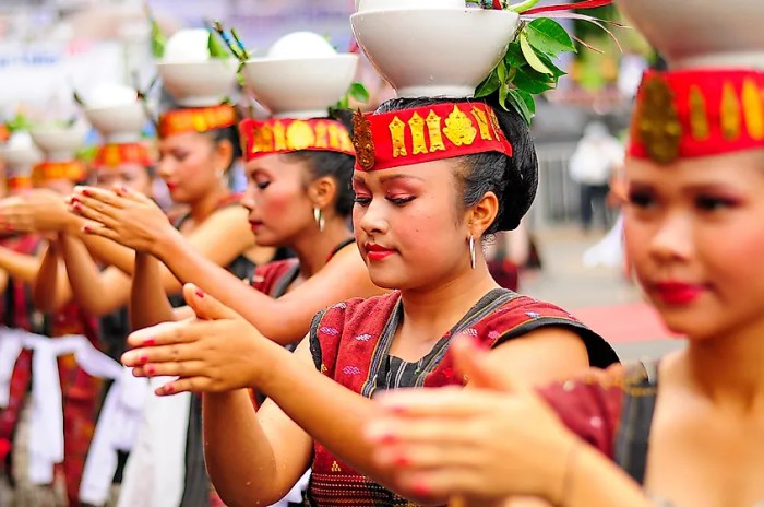 Mengenal tradisi suku batak dan keunikannya