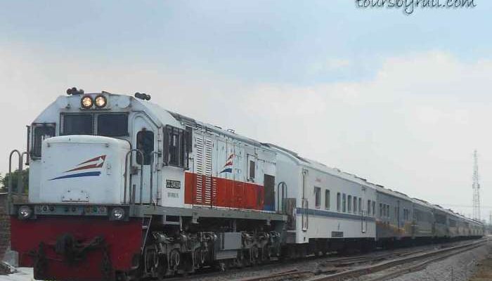3 Kereta Ekonomi Bandung-Surabaya: Harga dan Jadwal Keberangkatan Kereta