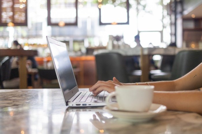 3 Prospek Kerja Bisnis Digital untuk Karier Cemerlang 2 3 Prospek Kerja Bisnis Digital yang Menjanjikan untuk Membangun Karier