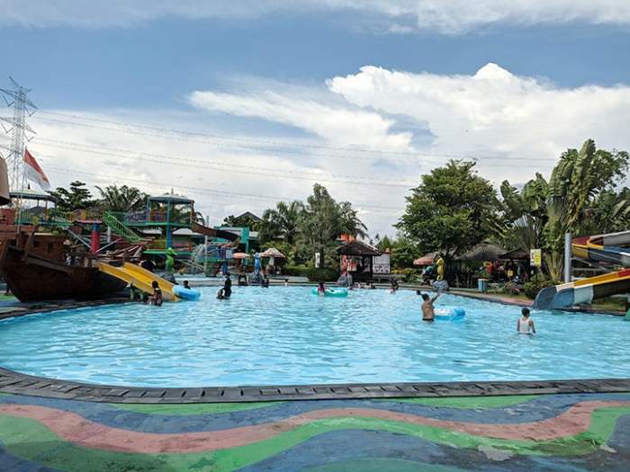 Kolam Renang Puri Beta Waterpark Arus Seru di Banten 3 Kolam Renang Puri Beta, Waterpark dengan Kolam Arus Seru di Banten