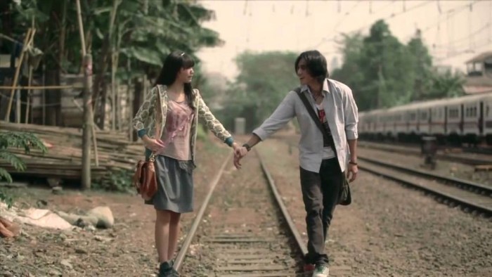 6 Film Sedih Indonesia tentang Keluarga yang Menyentuh Hati