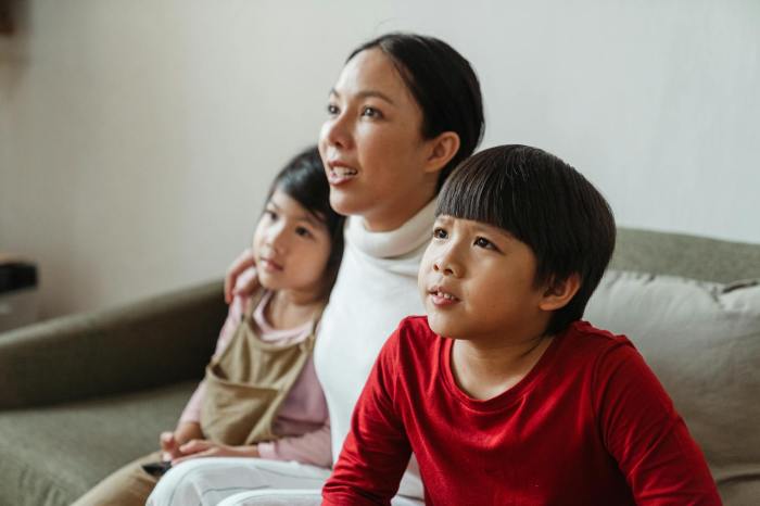 Popcorn child has kid theater movies first time taking cinema popsugar palisades jcc series kids tips these stock Popcorn child has kid theater movies first time taking cinema popsugar palisades jcc series kids tips these stock
