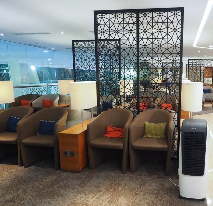 REVIEW: Garuda Indonesia - Business Class Lounge - Jakarta (CGK-T3) Lounge Garuda Terminal 3 Bayar Berapa? Ini Tarif dan Cara Masuknya