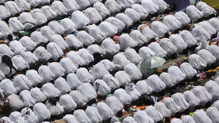 Apa Itu Badal Haji? Fakta Penting Umat Muslim Wajib Tahu 3 Apa Itu Badal Haji? Ini Faktanya yang Perlu Diketahui Umat Muslim