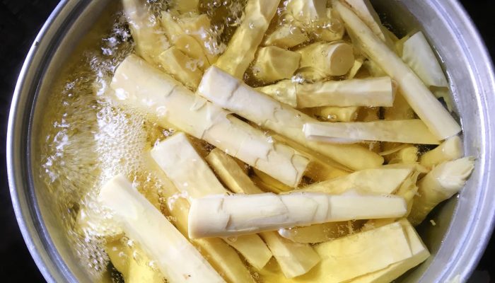 6 Cara Merebus Rebung agar Tetap Putih tanpa Bahan Kimia