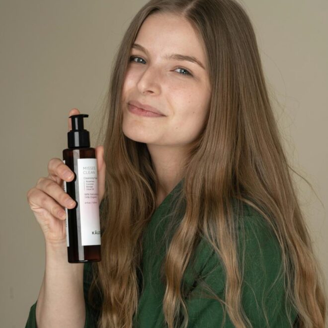 Sunscreen untuk Kulit Berjerawat: Panduan Memilih dan Mitos Sunscreen Penghilang Jerawat